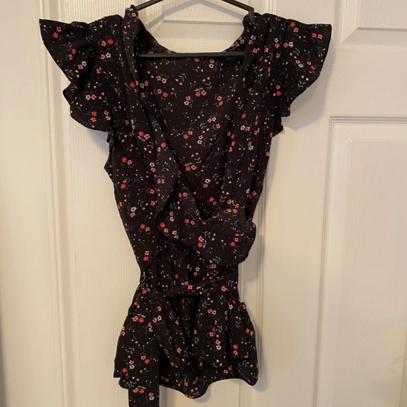 Gorgeous Summer Top - Picture 2 of 2